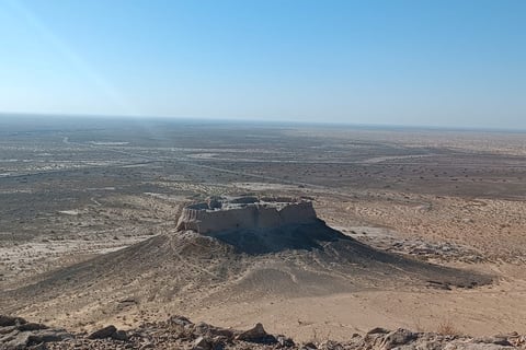 Fortezza del Khorezm nel deserto del Karakalpakstan in Uzbekistan