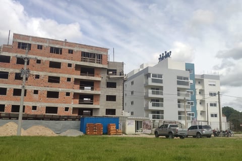 dois prédios (Fiori e Giardino) em fase de construção e acabamento - Valori empreendimentos