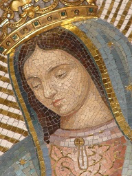 <img src="vierge.jpg" alt="guadalupe visage peinture "/>