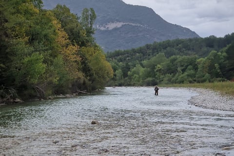 Fly fishing on rio Ara, Spain, provincia de Aragon