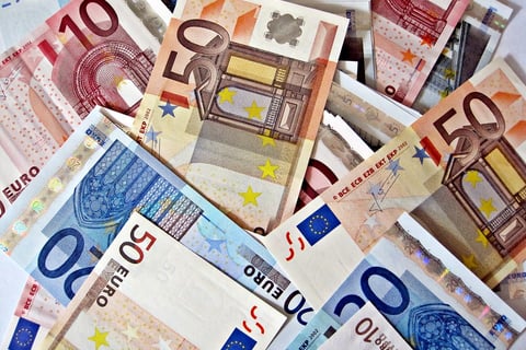billets euro by TaxRebate.org.uk