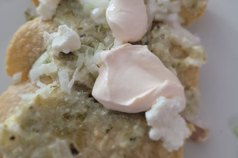 Enchiladas verdes potosinas