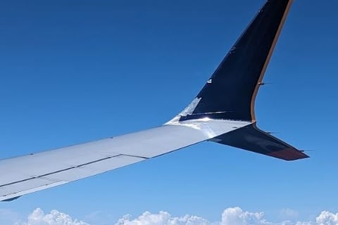 Boeing 8 Max SIngapore Airline stitched up with silvertape