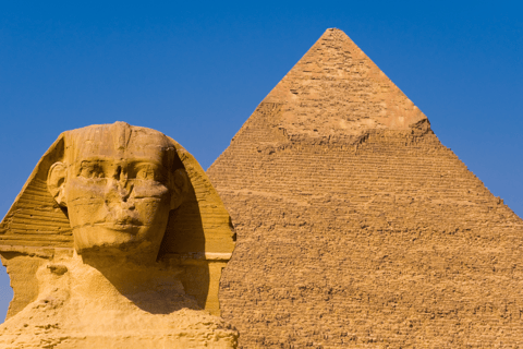 Visitar las Pirámides de Guiza y explorar El Cairo es el sueño de muchos viajeros que desean adentrarse en los misterios del