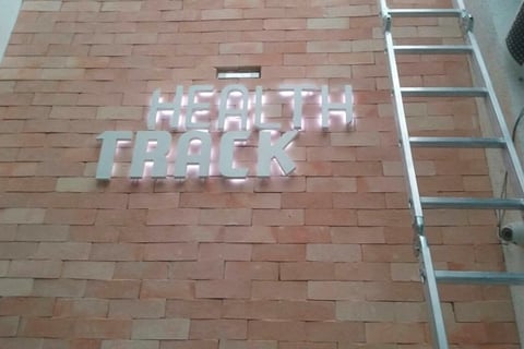 Letra caixa com iluminção