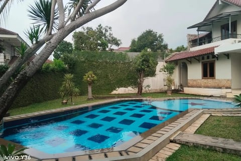 Kolam Renang Buatan dayanapool dengan desain minimalias dan elegan