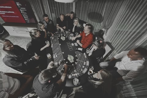 Privatus pokerio turnyras Jūsų Šventėje - vakarėlis su profesionaliu vedimu