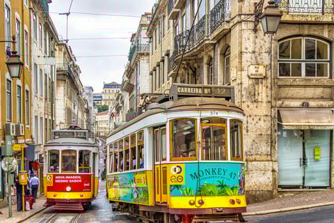 tramway dans les rue de Lisbonne
