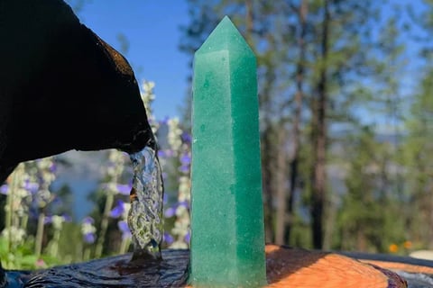 Green aventurine crystal to attract money