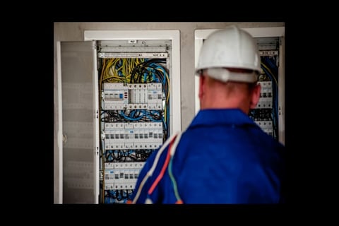 Business broker consulting with an electrical contractor