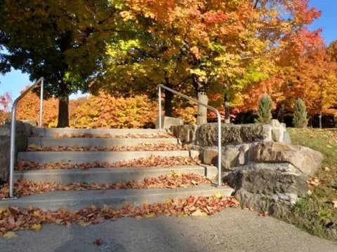 Rigaud, automne, escaliers