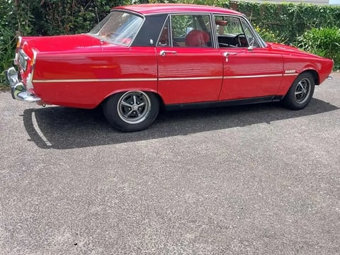 Dads beloved red Rover V8 getting ready for sale so he can have his family near, love you dad.