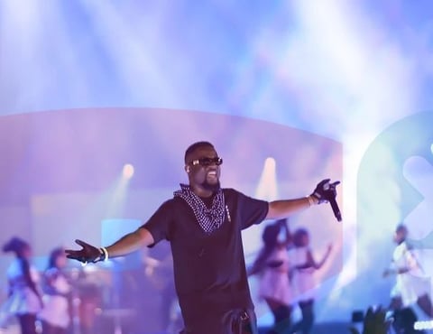Sarkodie in a live performance on stage.