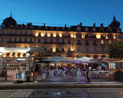 The tram halt, Place de la Comédie