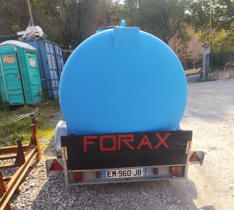 Cuve qui va servir de réservoir installé par FORAX