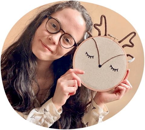 Mini Choum's : Broderie totem cerf, décoration pour chambres d'enfant.