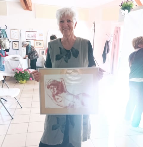 Jutta with her charcoal drawing