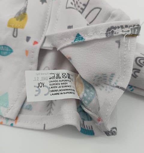 Clothing label with washing instructions