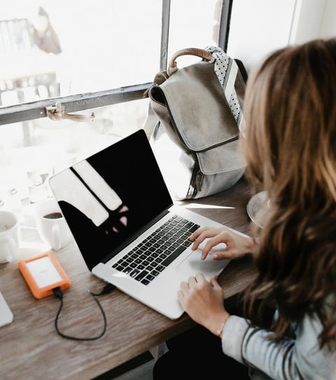 Freelance writer using AI