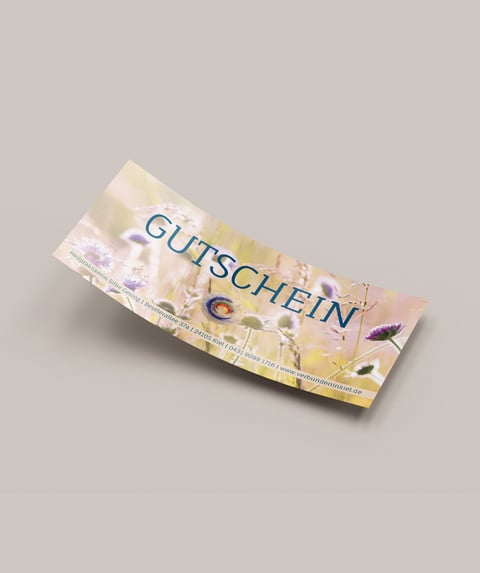 gutschein karte auf einem hellen hintergrund