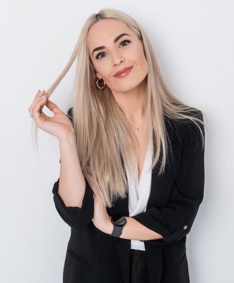 Elegant Comms - Gerda Jurėlė
