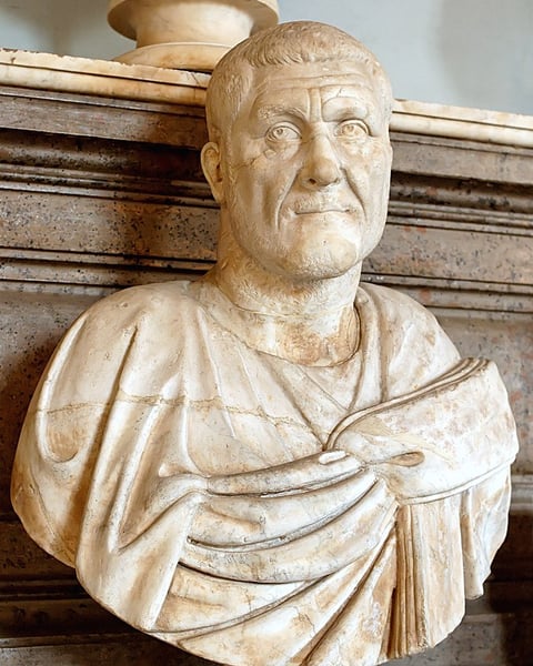 busto maximino el tracio