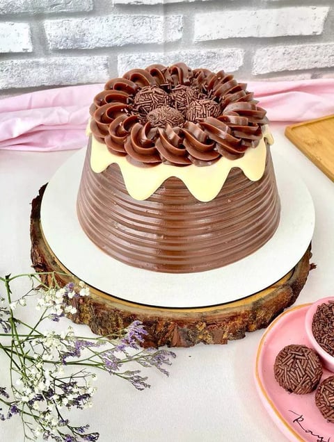 O Curso Vivendo da Confeitaria Funciona? A Professora Raylane Dutra é Boa?