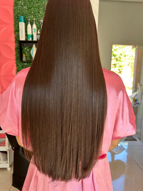 cabelo-castanho-com-realinhamento-capilar
