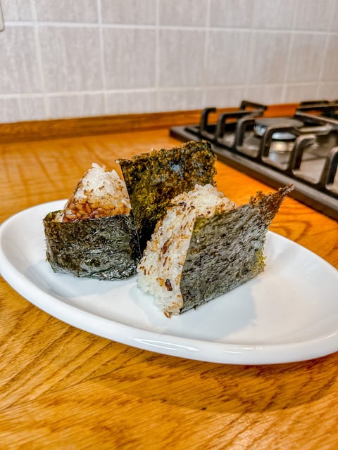 Yakionigiri | © Cookingwiththehamster