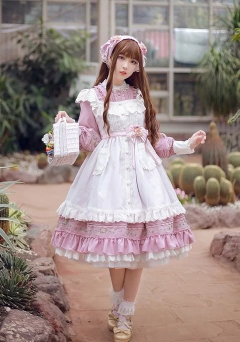 Country Lolita | © Cookingwiththehamster