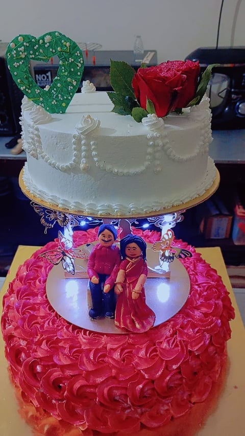 Cake for elderly