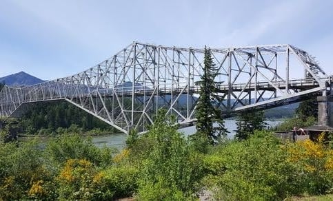 Columbia River Gorge - The Bridge of the Gods into Washington seen from Cascade Locks
