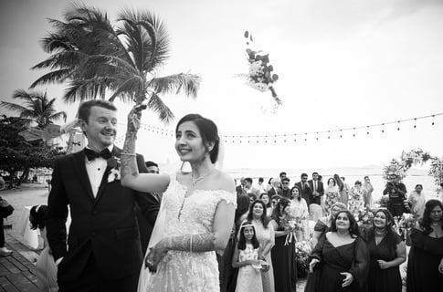 UK wedding photographer captures couple’s first dance at historic London venue.