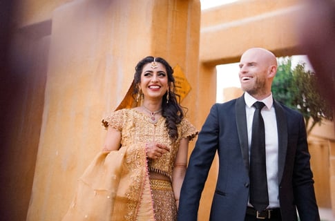 Top UAE wedding photographer captures romantic beach ceremony in Abu Dhabi.
