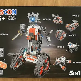 Caja de robot a control remoto