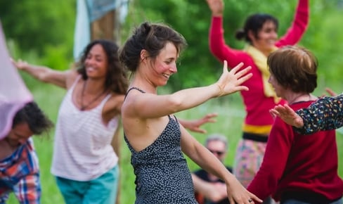 femmes qui dansent danse libre