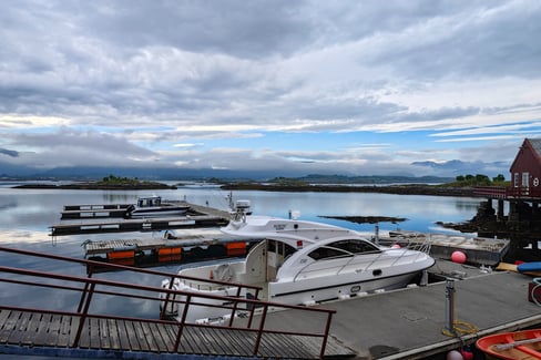 Speedboat and view from Haholmen