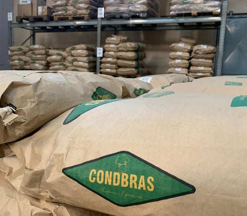 Produtos embalados no estoque