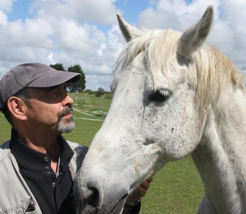 Rémi Bleibtreu Equicien échange avec son cheval