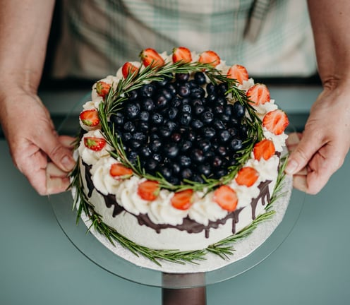 Tortas, kepiniai, braškės, šilauogės, šviežus tortas, namų kepiniai