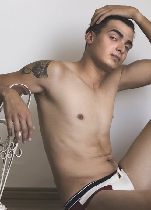 fotografia-de-moda-retrato-de-modelo-em-estúdio-por-Gustavo-Rodrigues