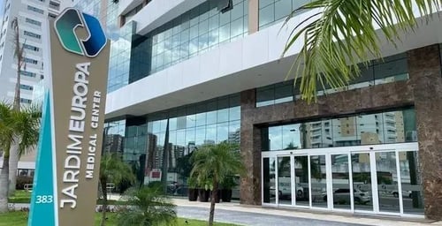 Foto da fachada do Jardim Europa Medical Center, consultório da psicóloga Laura Maria