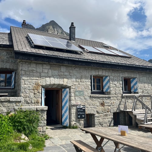 Sustlihütte above Susten Pass