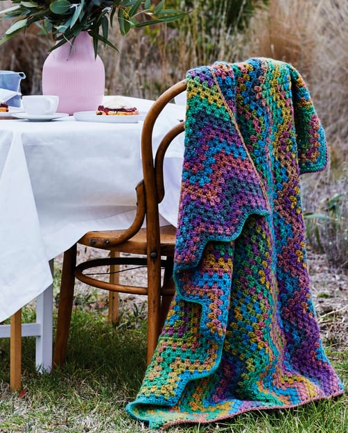 Chevron Throw - Kimana Print (Lincraft)