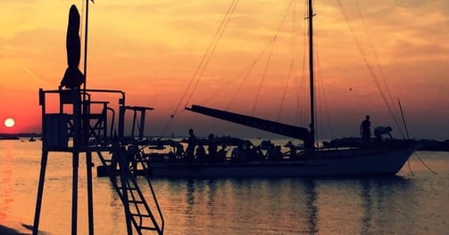 Escursioni in barca, esperienza al tramonto in barca, Cutter Falco