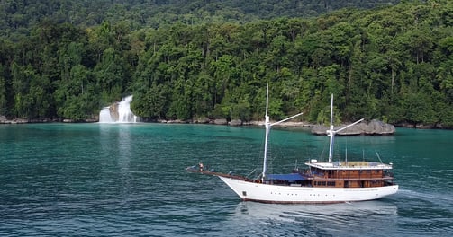 Triton Bay Liveaboard Indonesia 