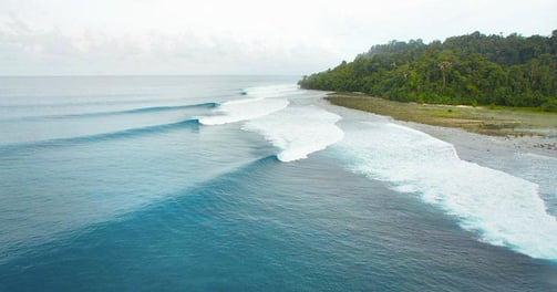 Surf Liveaboard Indonesia Sumbawa Morotai