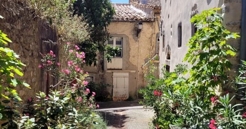 Montolieu village du livre dans le sud de la france