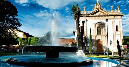 charter a ixtapa desde uruapan