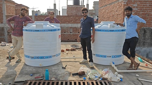 Water tank installation
